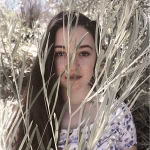 Meet your Posher, Ella